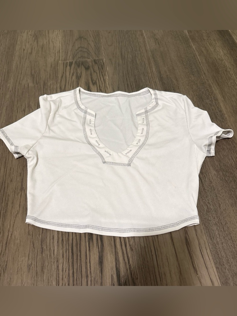 SHEIN White Ribbed Cropped V-Notch Top with Contrast Stitching